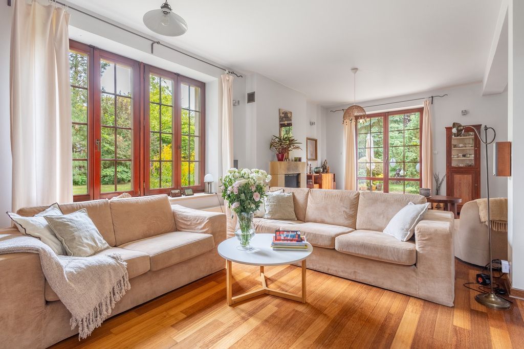 Dom 6 pokojowe na Sprzedaż