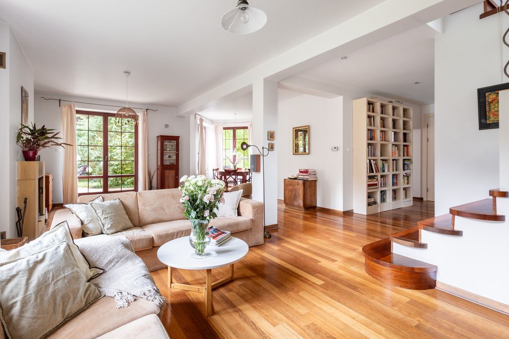 Dom 6 pokojowe na Sprzedaż