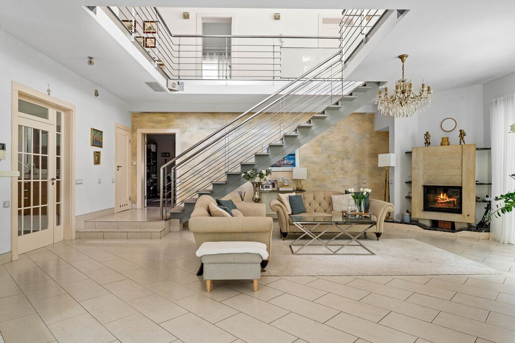 Dom 7 pokojowe na Sprzedaż