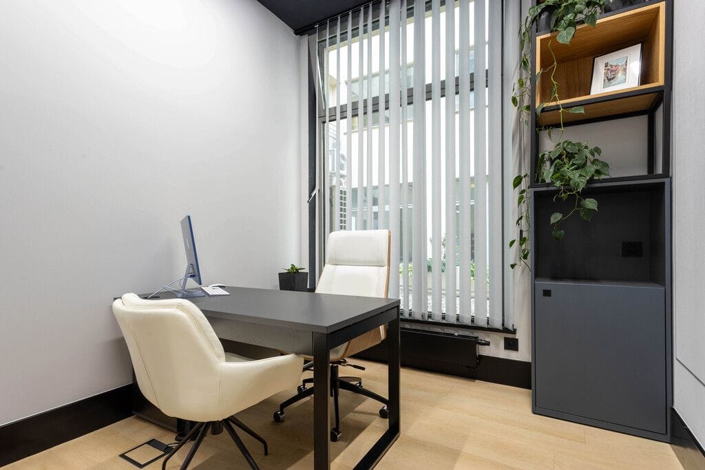 Lokal użytkowy  pokojowe na Sprzedaż