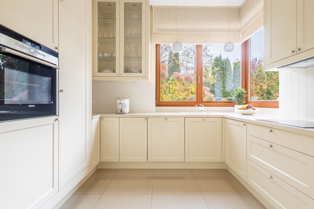 Dom 6 pokojowe na Sprzedaż