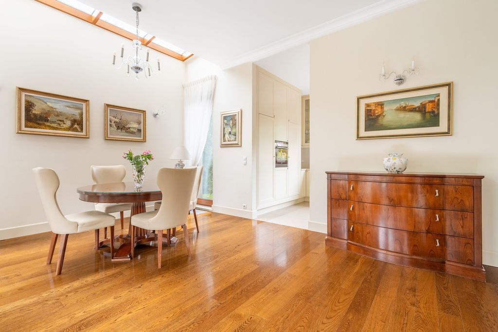 Dom 6 pokojowe na Sprzedaż