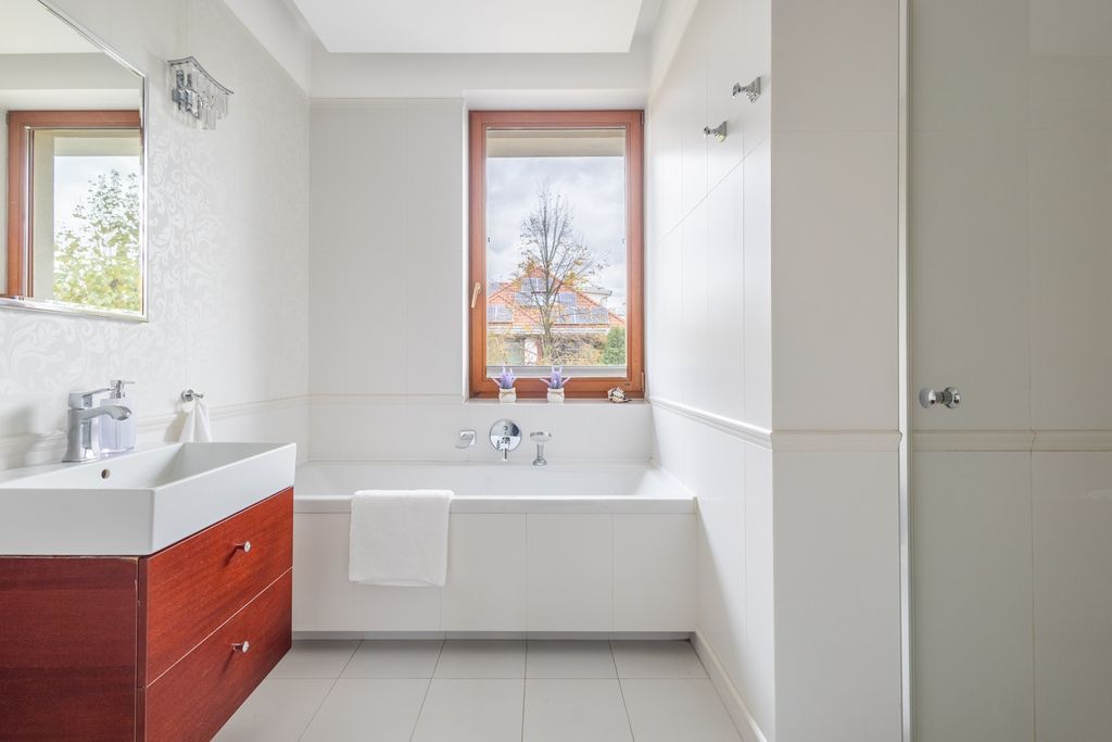 Dom 6 pokojowe na Sprzedaż