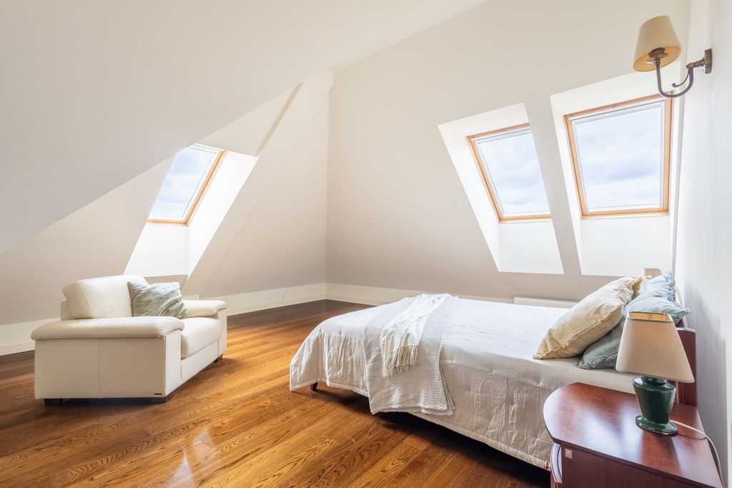 Dom 6 pokojowe na Sprzedaż