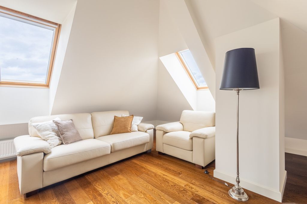 Dom 6 pokojowe na Sprzedaż