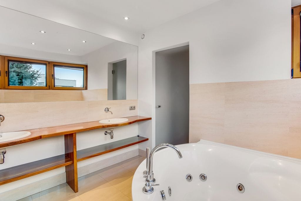 Dom 7 pokojowe na Wynajem