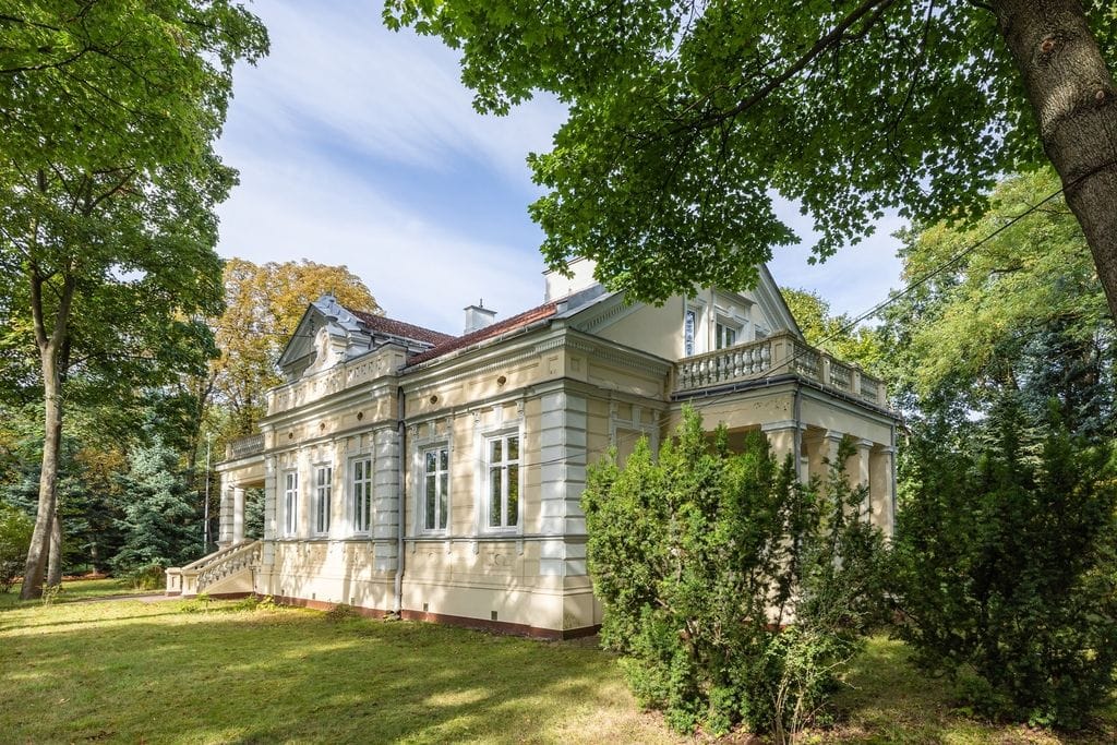 Dom 7 pokojowe na Sprzedaż