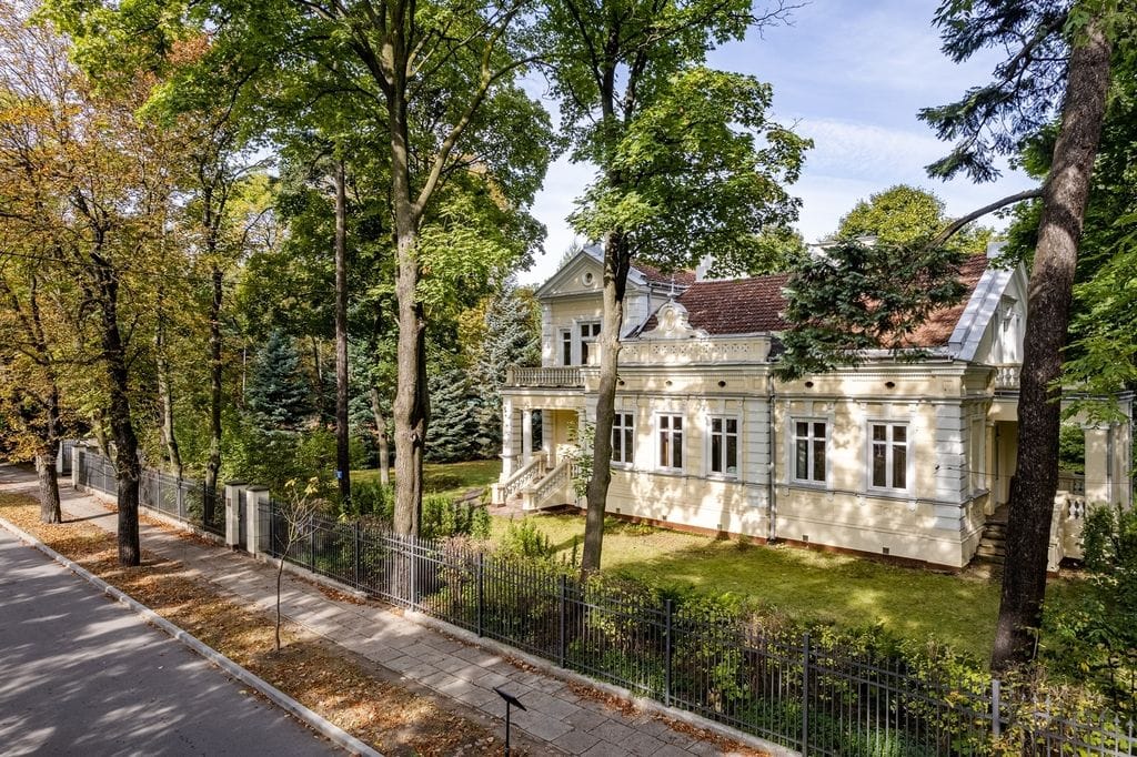 Dom 7 pokojowe na Sprzedaż