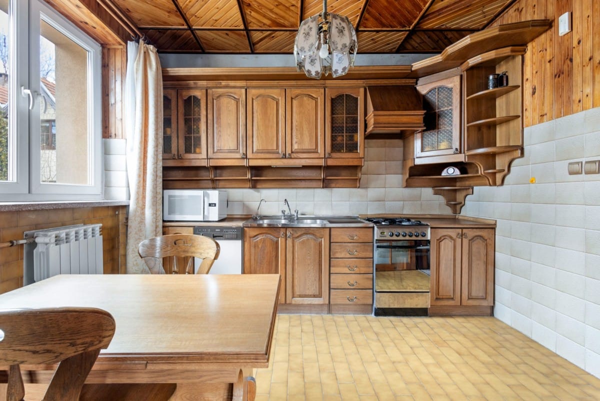 Dom 8 pokojowe na Sprzedaż