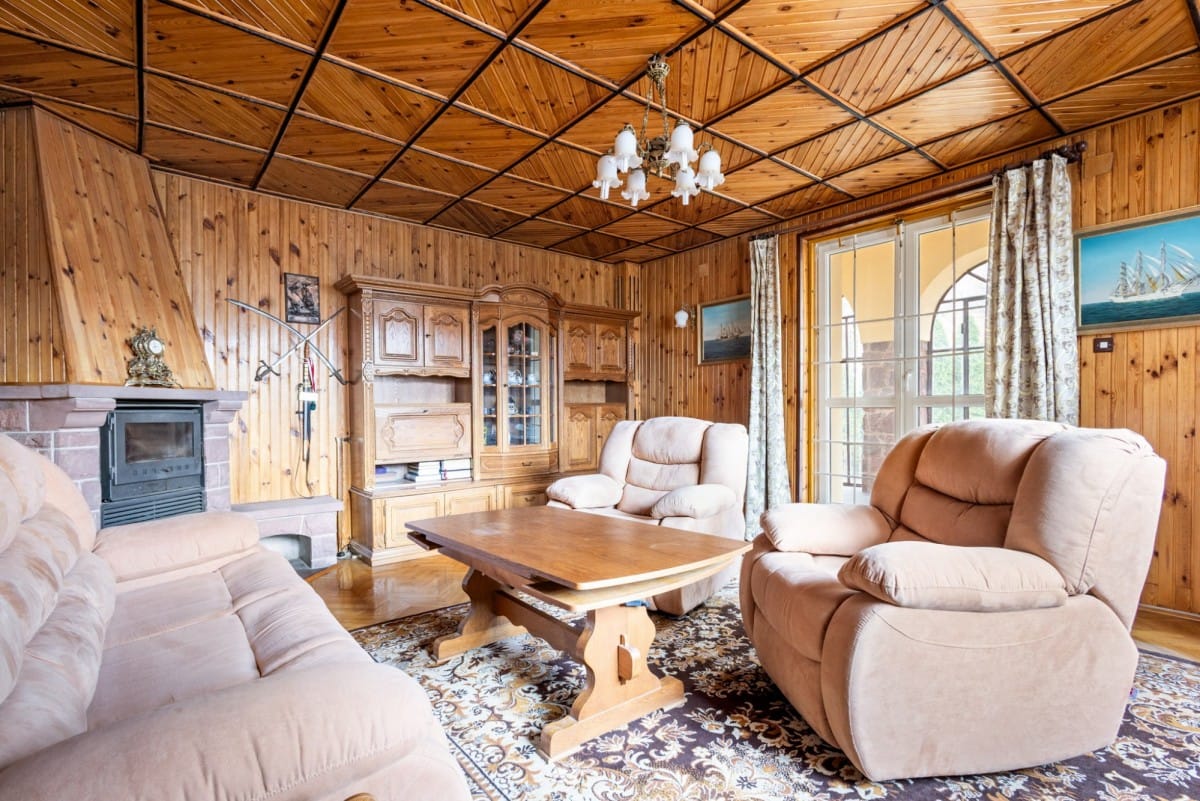 Dom 8 pokojowe na Sprzedaż