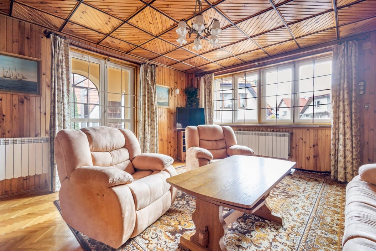 Dom 8 pokojowe na Sprzedaż