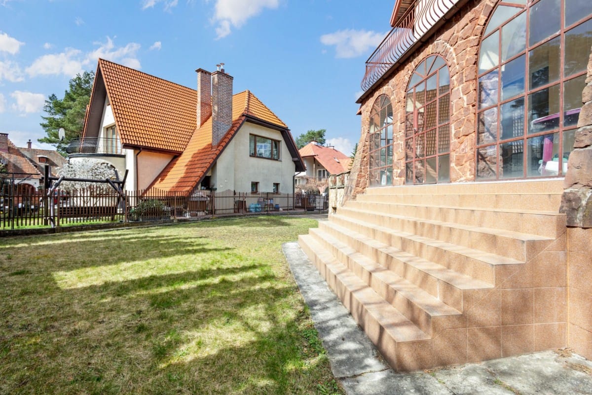 Dom 8 pokojowe na Sprzedaż