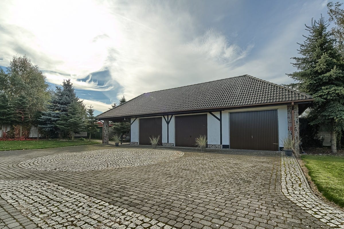 Dom 4 pokojowe na Sprzedaż