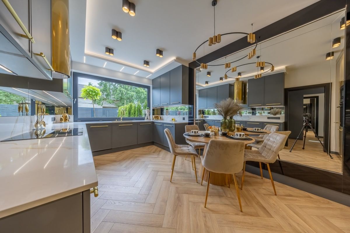 Dom 4 pokojowe na Sprzedaż