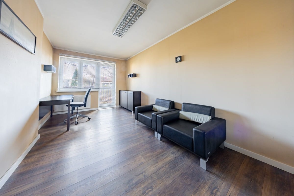 Lokal użytkowy  pokojowe na Sprzedaż