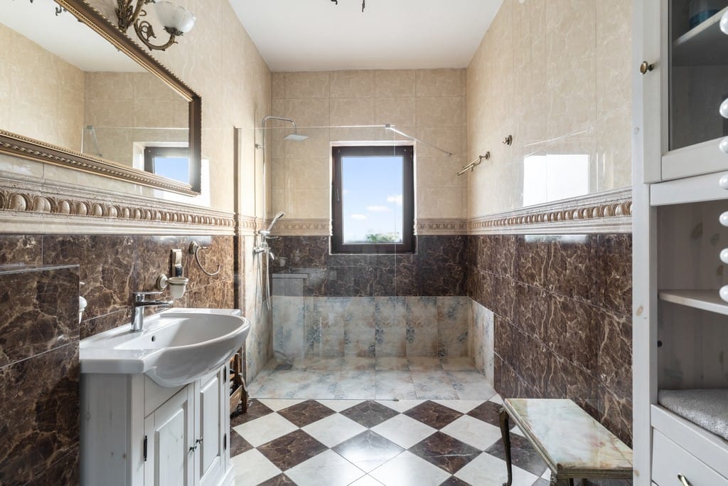 Lokal użytkowy  pokojowe na Sprzedaż