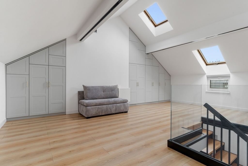 Dom 5 pokojowe na Sprzedaż