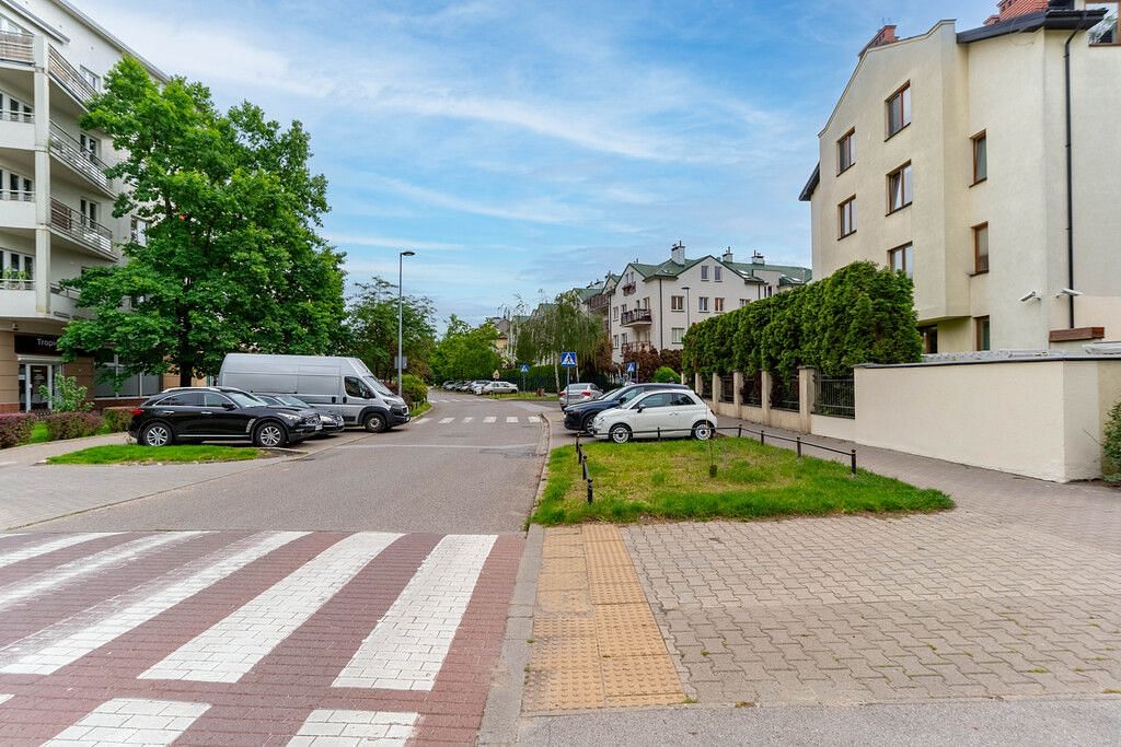 Lokal użytkowy  pokojowe na Sprzedaż