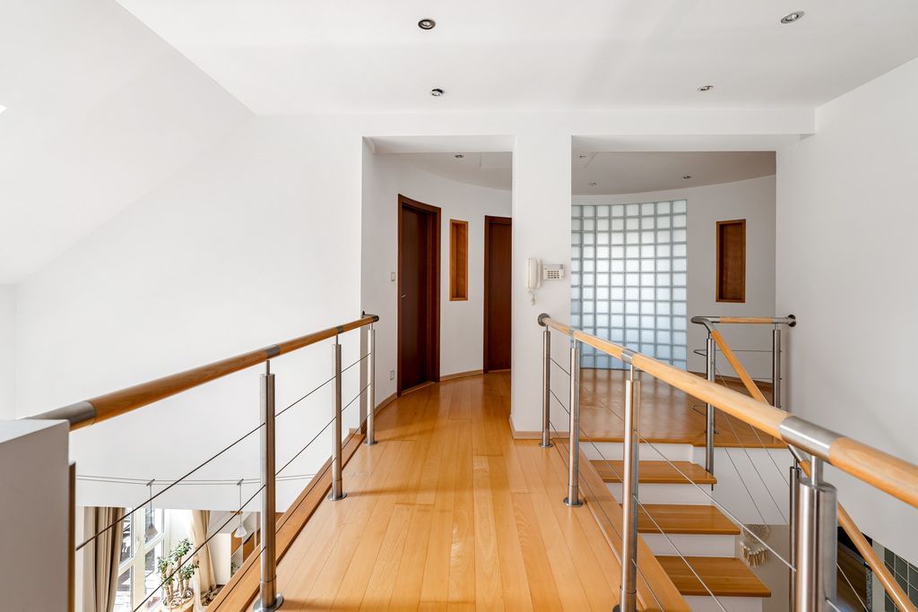 Dom 6 pokojowe na Sprzedaż