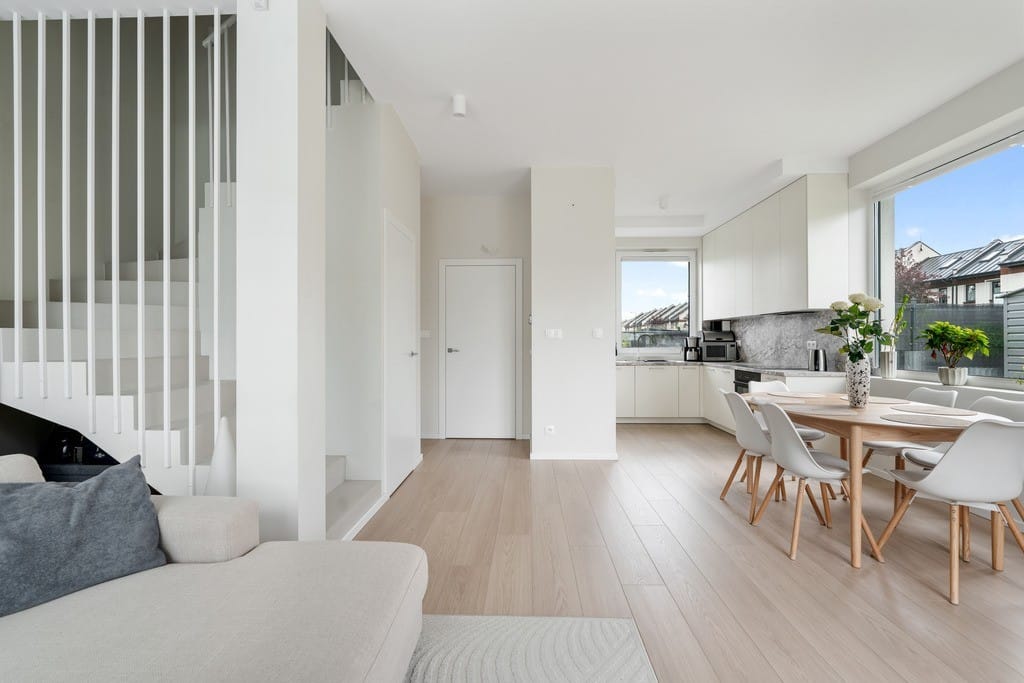 Dom 4 pokojowe na Sprzedaż