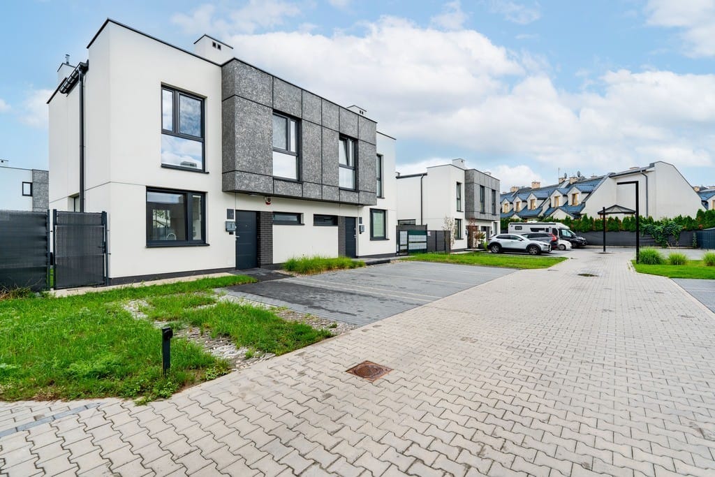 Dom 4 pokojowe na Sprzedaż