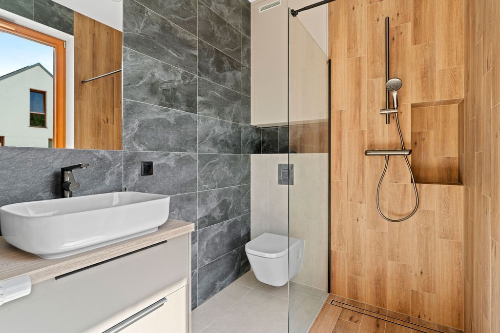 Dom 5 pokojowe na Sprzedaż