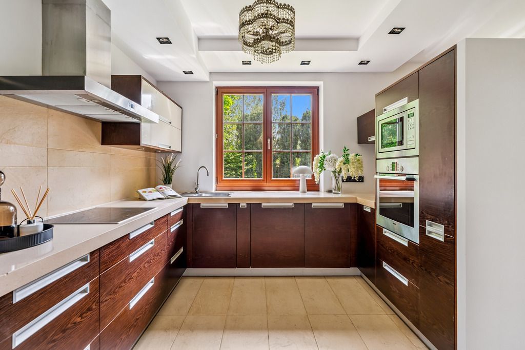 Dom 6 pokojowe na Sprzedaż