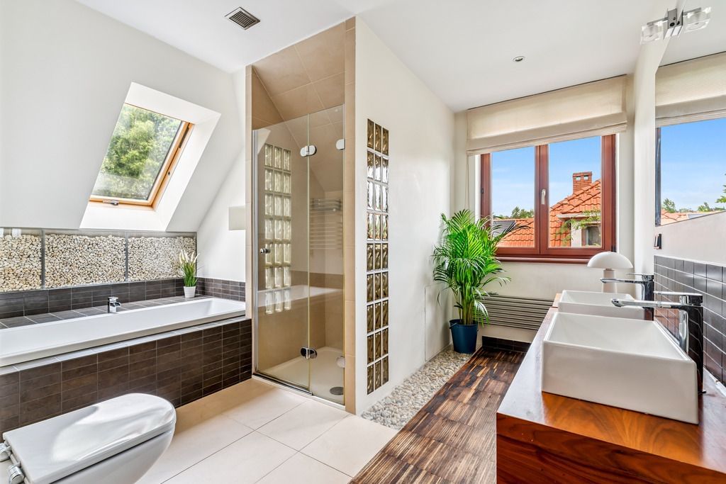 Dom 6 pokojowe na Sprzedaż