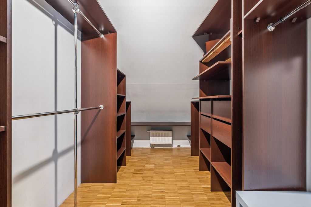 Dom 6 pokojowe na Sprzedaż