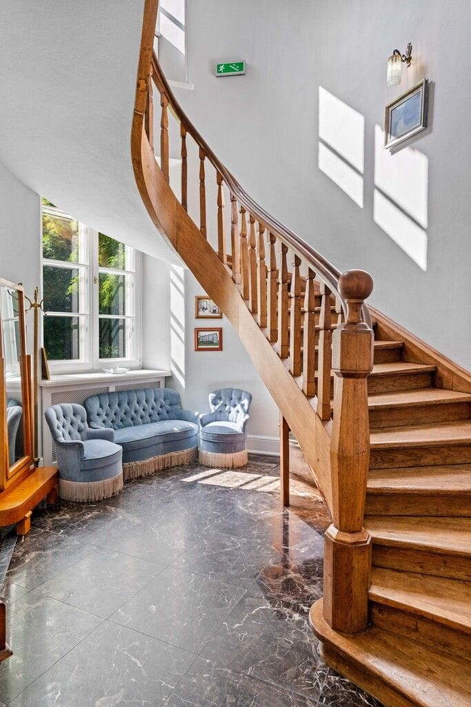 Dom 17 pokojowe na Sprzedaż