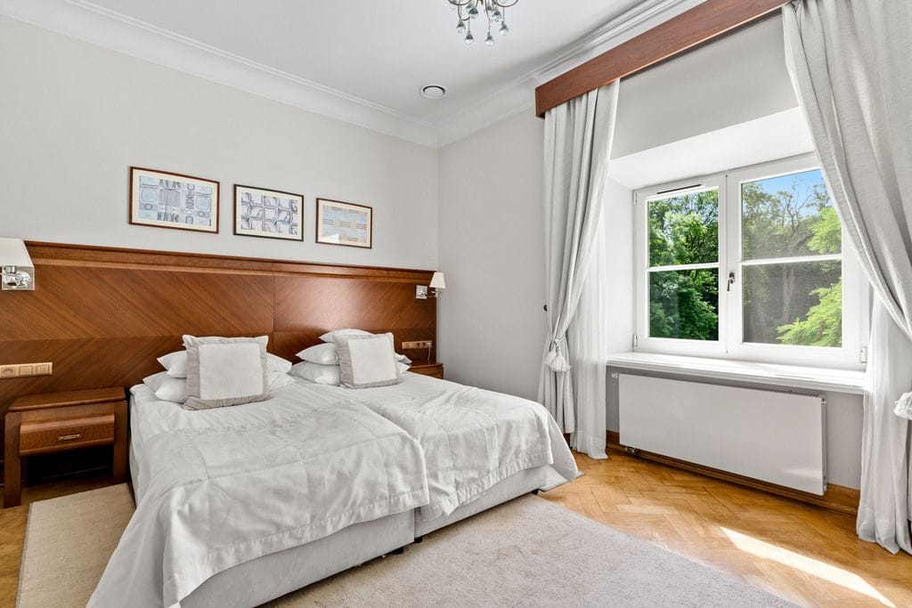 Dom 17 pokojowe na Sprzedaż