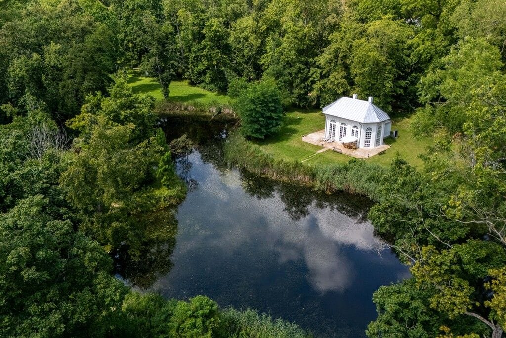 Dom 17 pokojowe na Sprzedaż