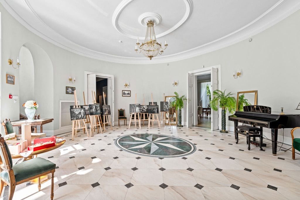 Dom 17 pokojowe na Sprzedaż