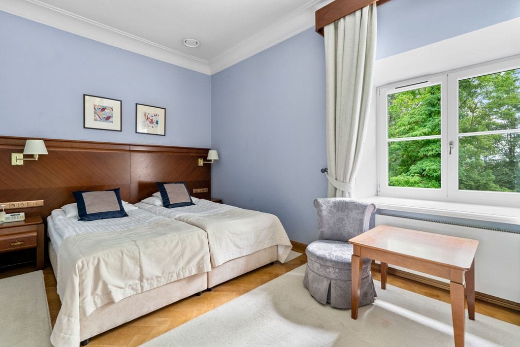 Dom 17 pokojowe na Sprzedaż