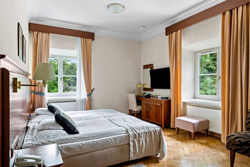 Dom 17 pokojowe na Sprzedaż