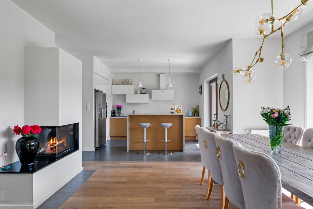 Dom 8 pokojowe na Sprzedaż