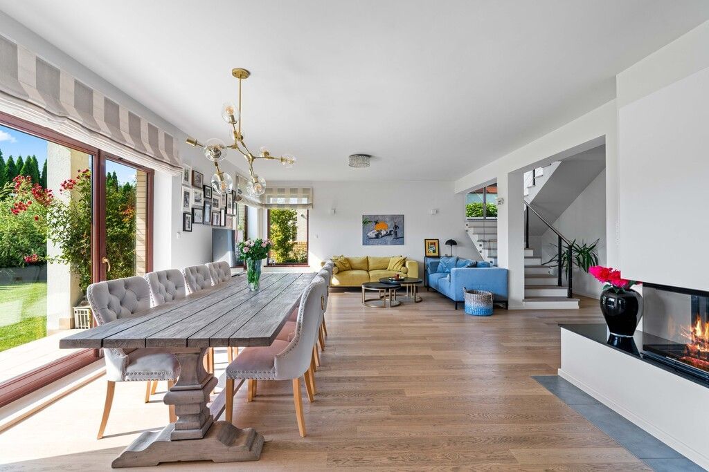 Dom 8 pokojowe na Sprzedaż