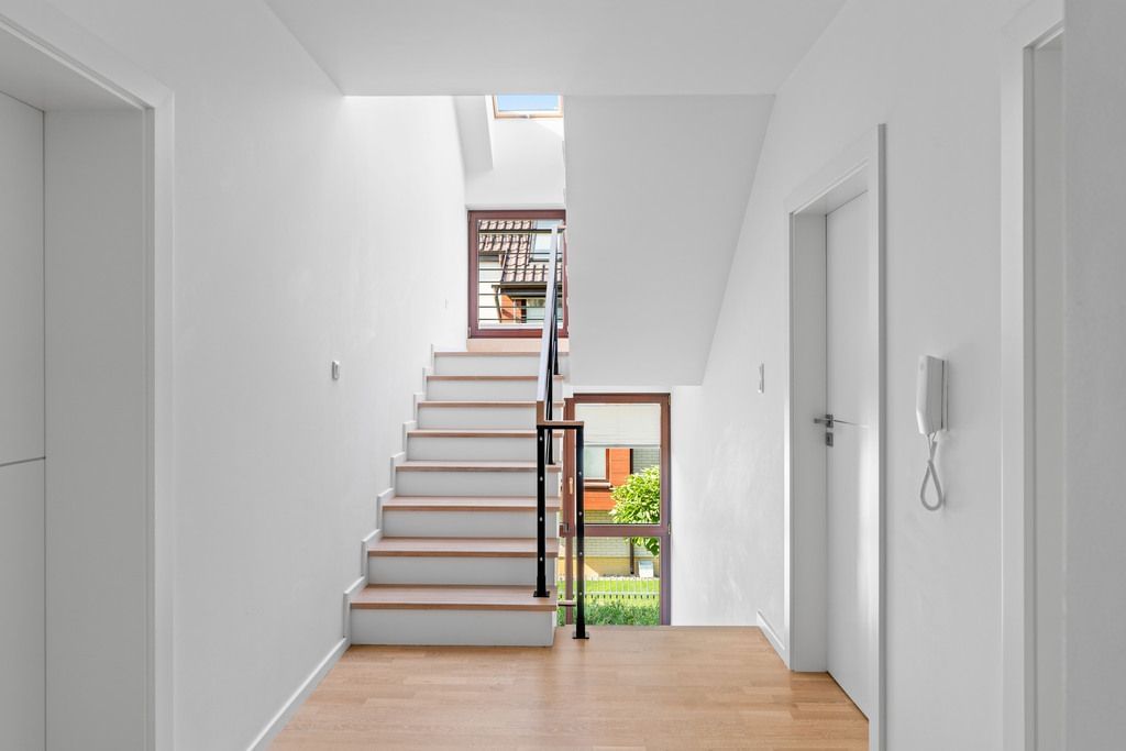 Dom 8 pokojowe na Sprzedaż