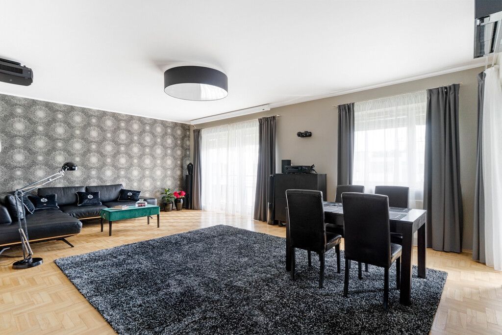 Mieszkanie 5 pokojowe na Sprzedaż