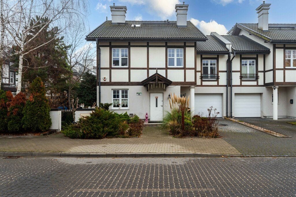 Dom 7 pokojowe na Sprzedaż