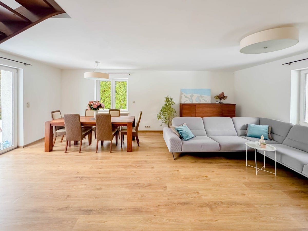 Dom 6 pokojowe na Sprzedaż