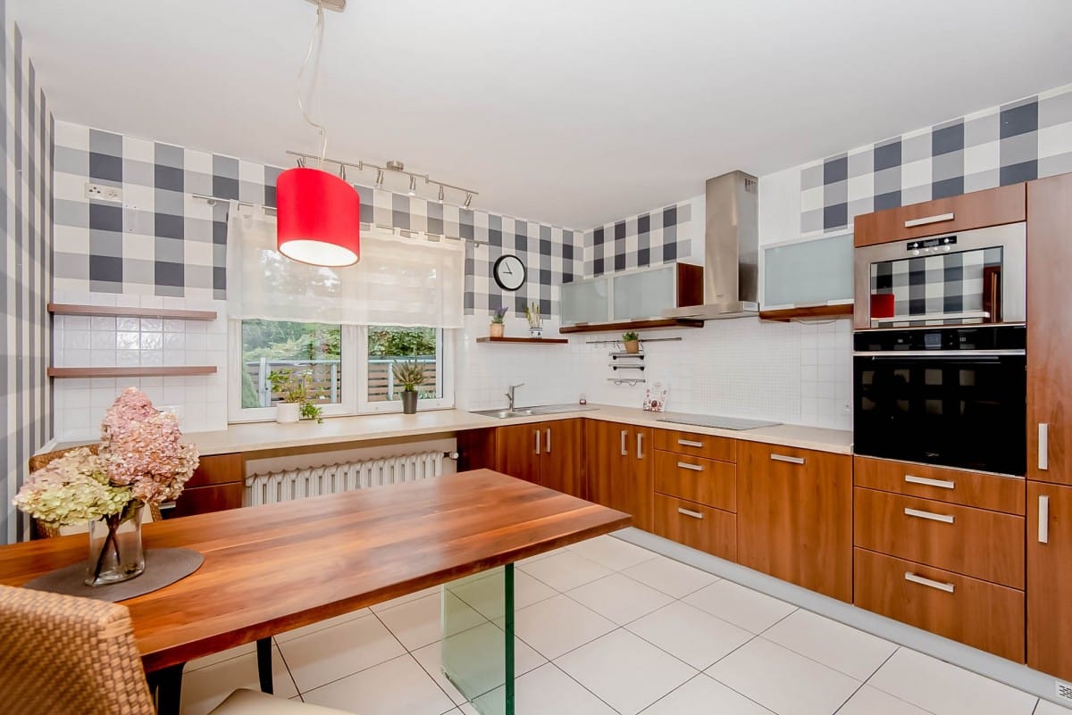 Dom 6 pokojowe na Sprzedaż