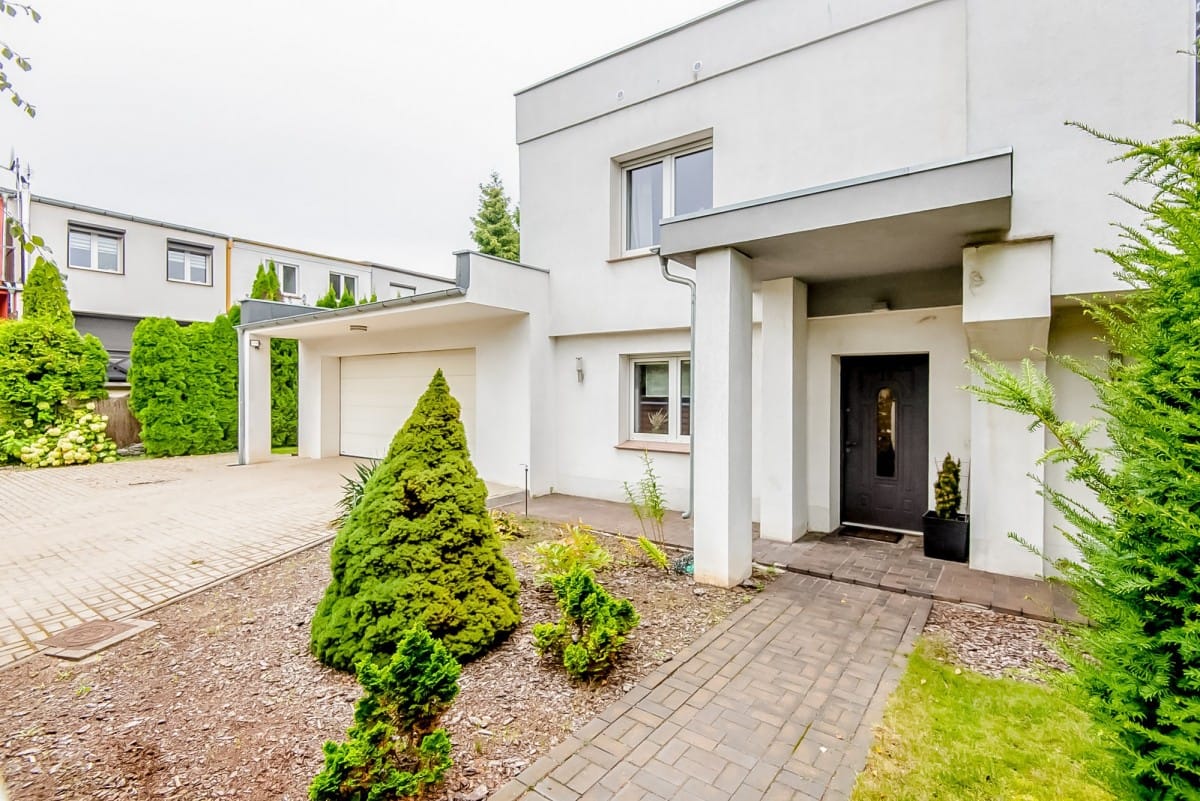 Dom 6 pokojowe na Sprzedaż