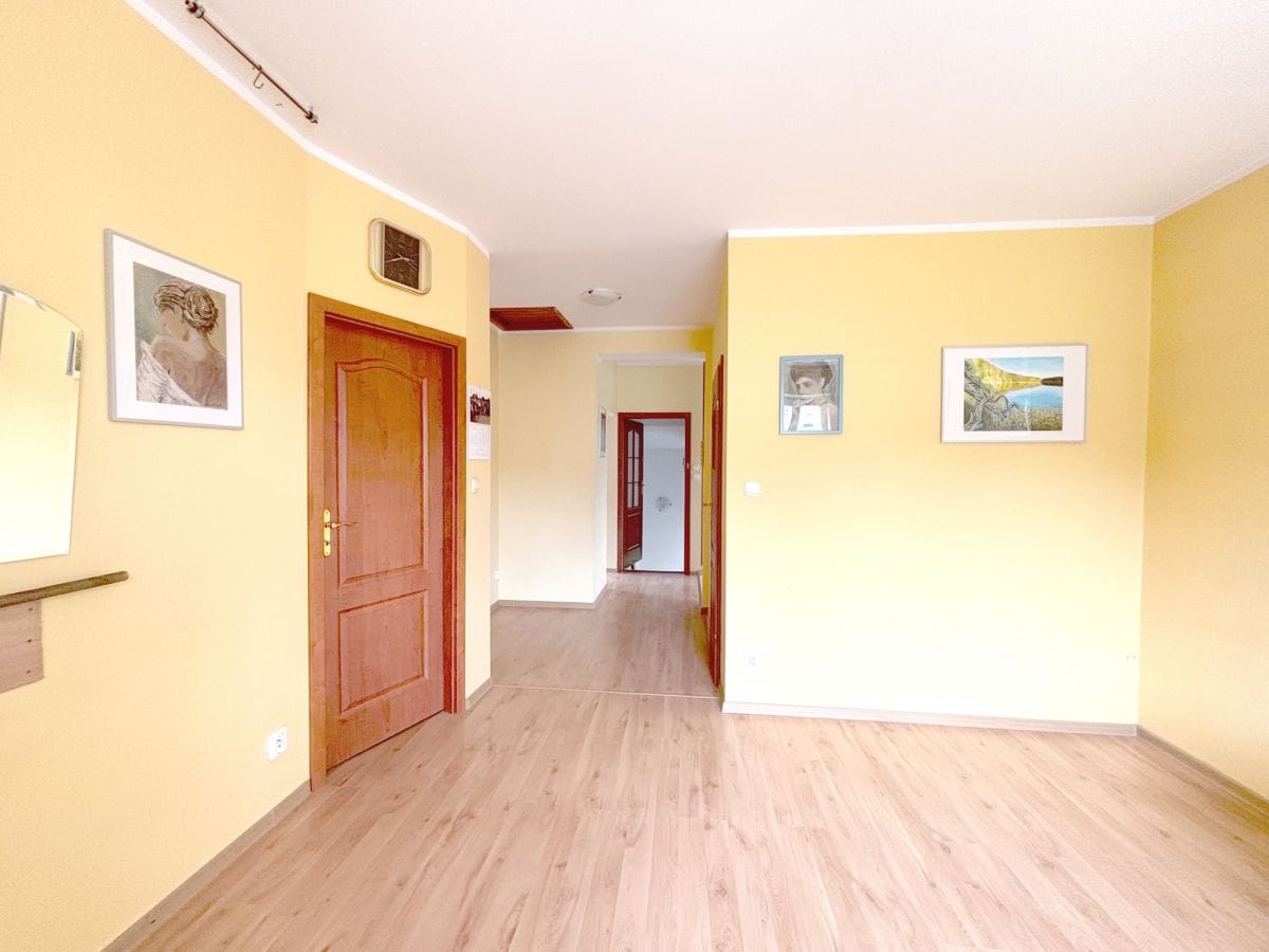 Dom 5 pokojowe na Sprzedaż