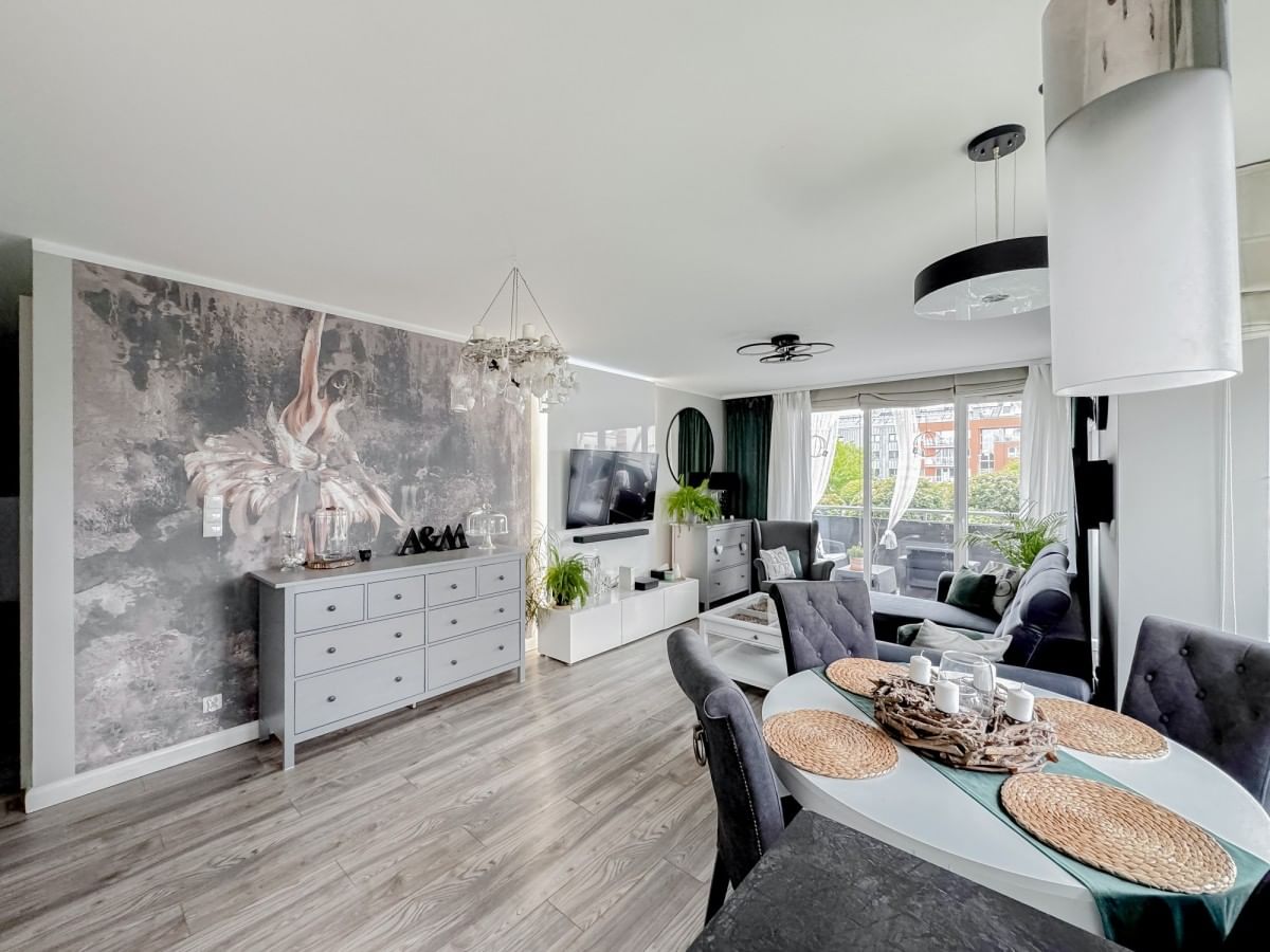 Mieszkanie 4 pokojowe na Sprzedaż