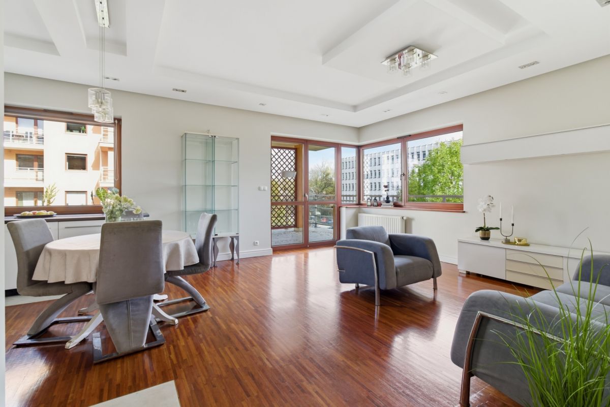 Mieszkanie 3 pokojowe na Sprzedaż