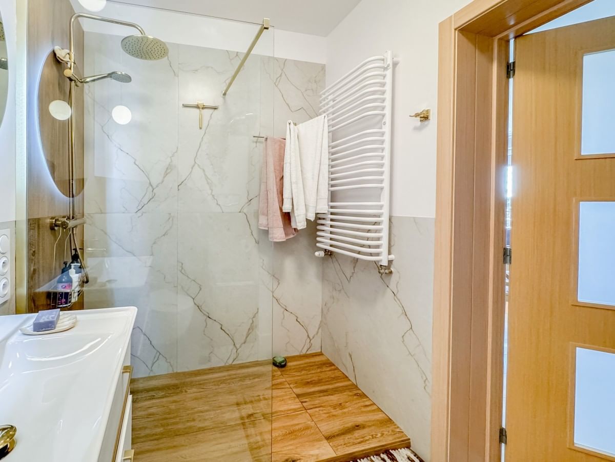 Mieszkanie 5 pokojowe na Sprzedaż