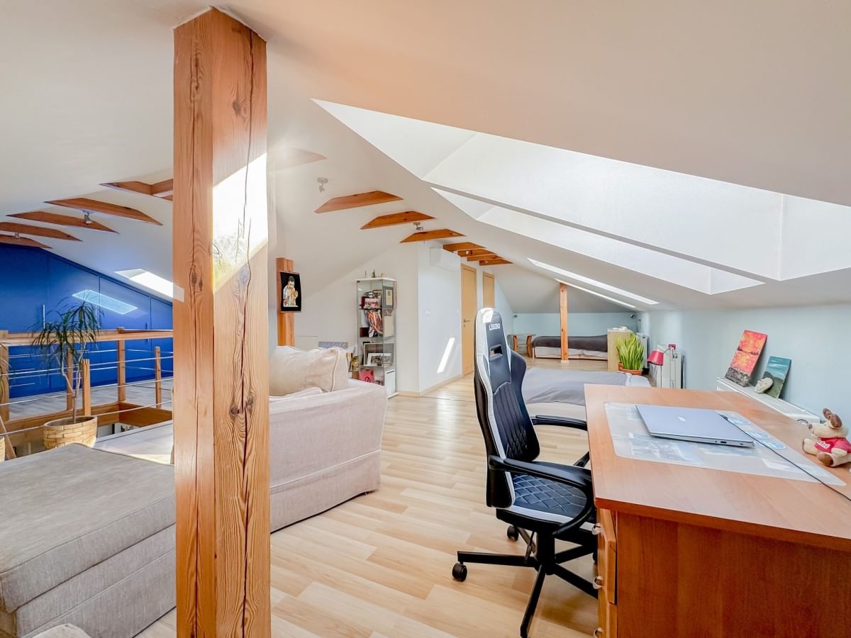 Mieszkanie 5 pokojowe na Sprzedaż