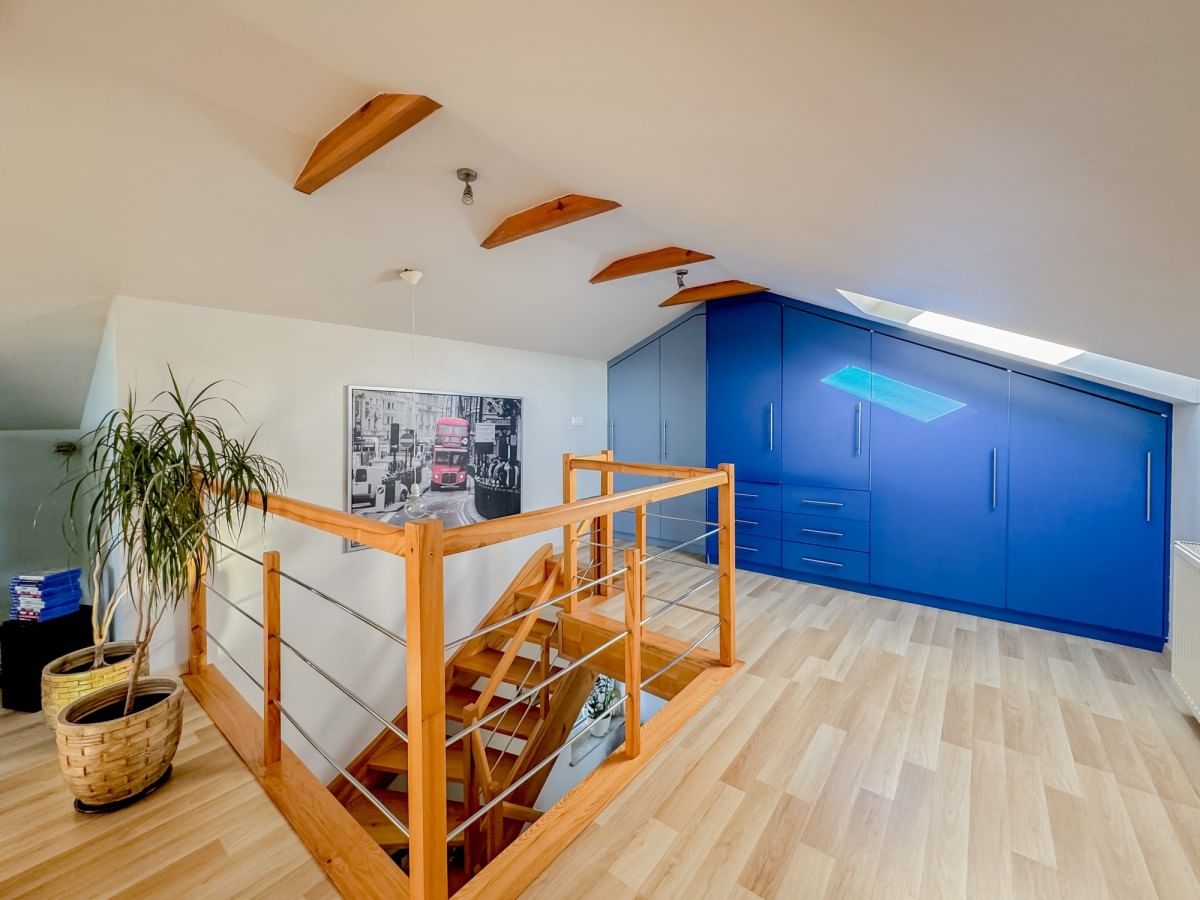 Mieszkanie 5 pokojowe na Sprzedaż