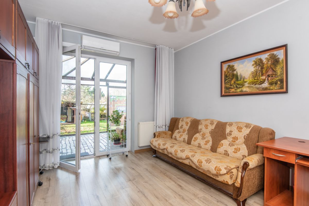 Dom 11 pokojowe na Sprzedaż